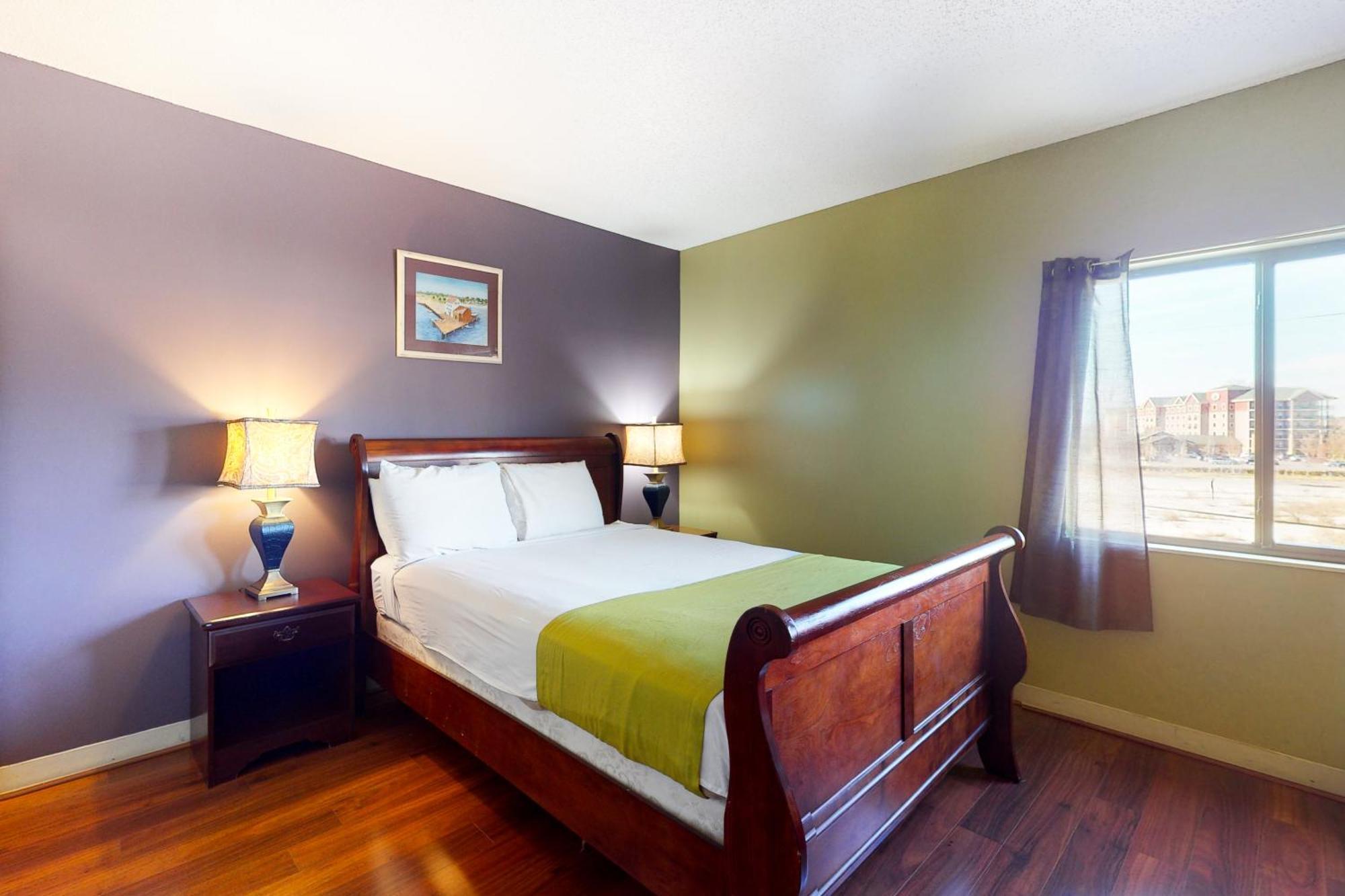 Pigeon Forge Paradise Room photo