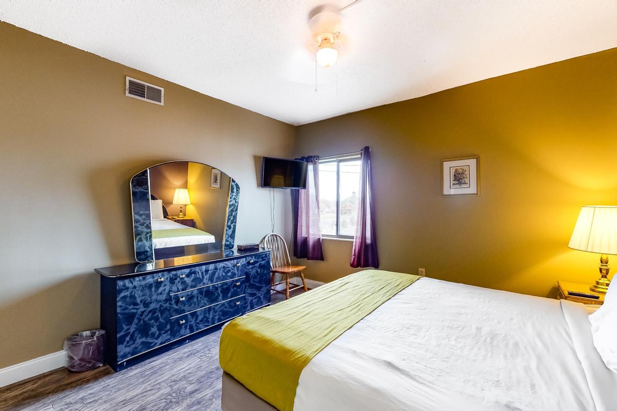 Pigeon Forge Paradise Room photo